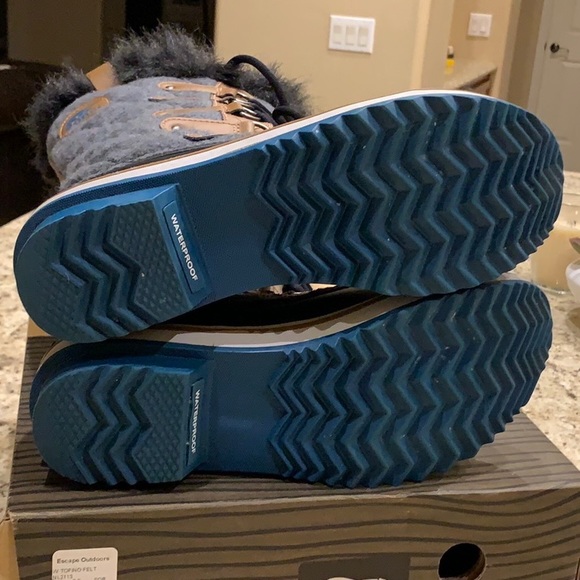 Sorel women’s boots - Tofino Felt - size 7 - Picture 5 of 6